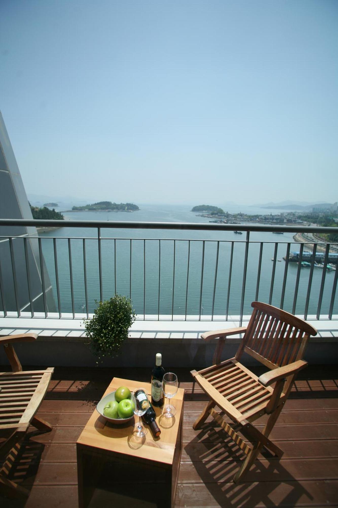 Benikea Hotel Yeosu Exterior foto